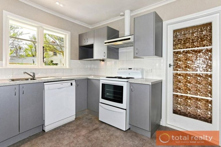 Photo of property in 6 Kinnaird Place, Hillmorton, Christchurch, 8025