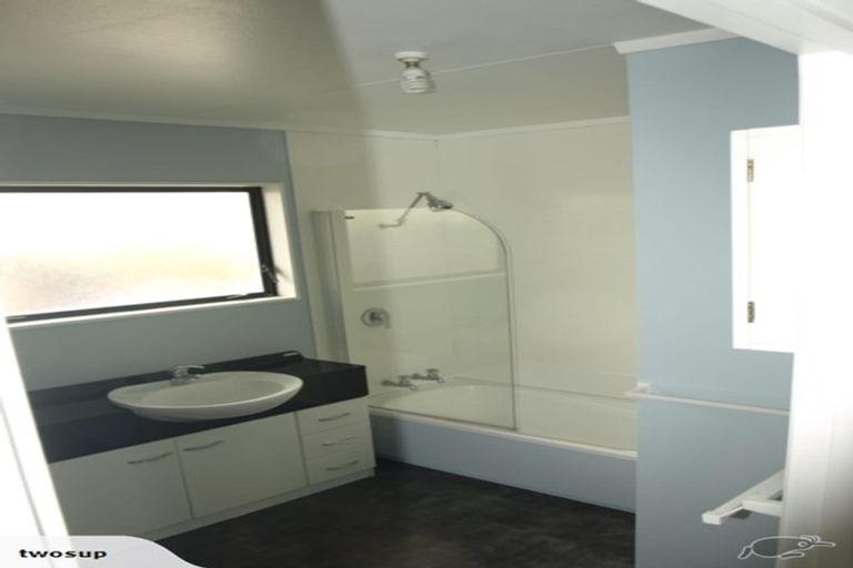 Photo of property in 26a Moeraki Road, Maoribank, Upper Hutt, 5018