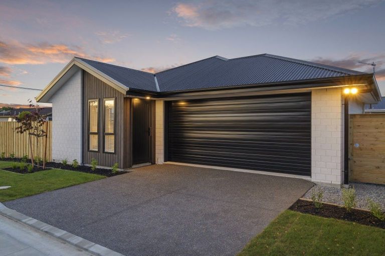 Photo of property in 464a Bower Avenue, Parklands, Christchurch, 8083