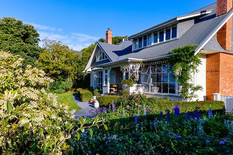 Photo of property in 130a Hackthorne Road, Cashmere, Christchurch, 8022