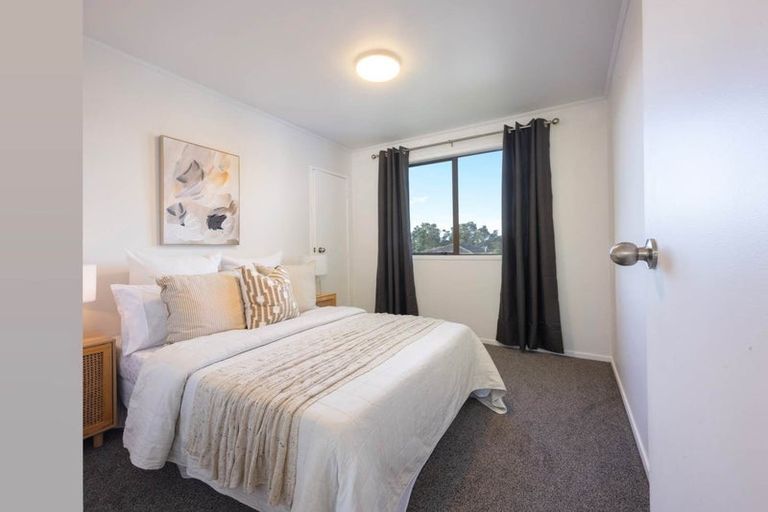 Photo of property in 124 Solar Road, Glen Eden, Auckland, 0602