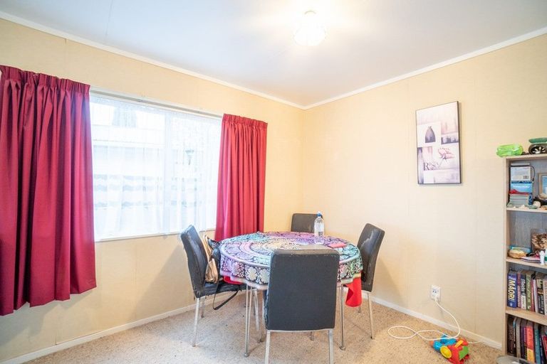 Photo of property in 25a Rosedale Crescent, Cloverlea, Palmerston North, 4412