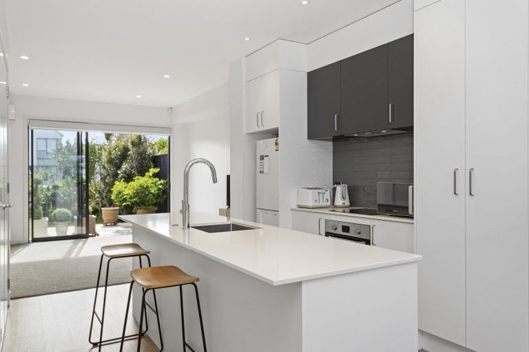 Photo of property in 3/46 Jane Maree Road, Kumeu, 0810