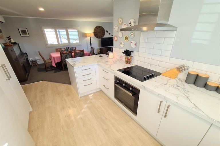 Photo of property in 105 Nikau Close, Matarangi, Whitianga, 3592