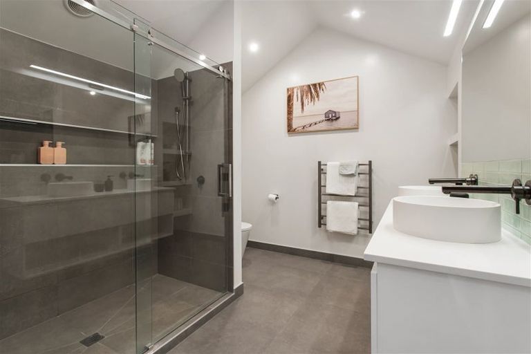 Photo of property in 102 Idris Road, Bryndwr, Christchurch, 8052