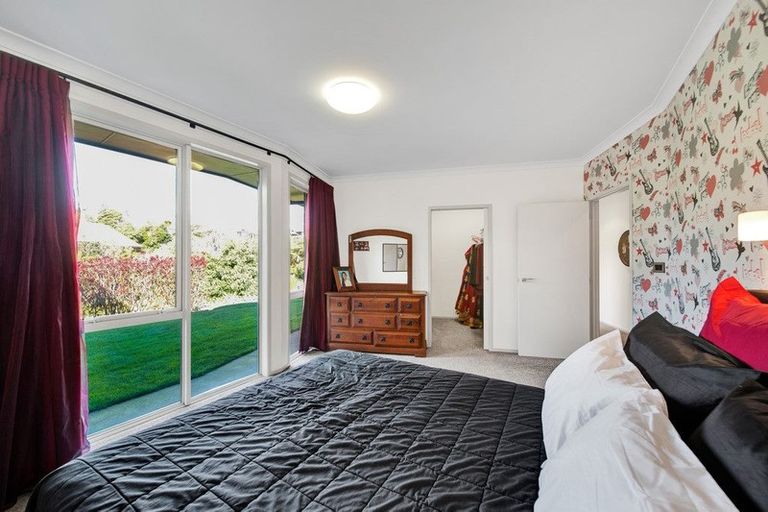 Photo of property in 3c Azalea Place, Brooklands, New Plymouth, 4310