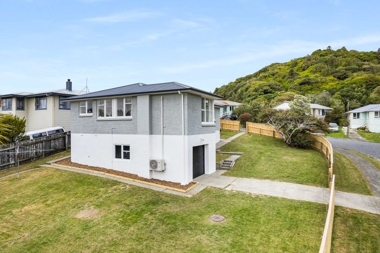 Photo of property in 1 Mahinawa Street, Takapuwahia, Porirua, 5022