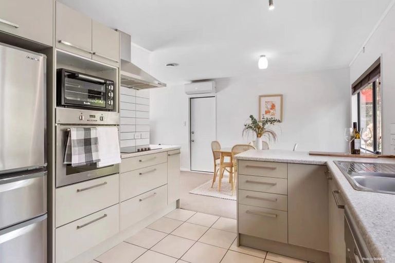 Photo of property in 2/614 Beach Road, Browns Bay, Auckland, 0630