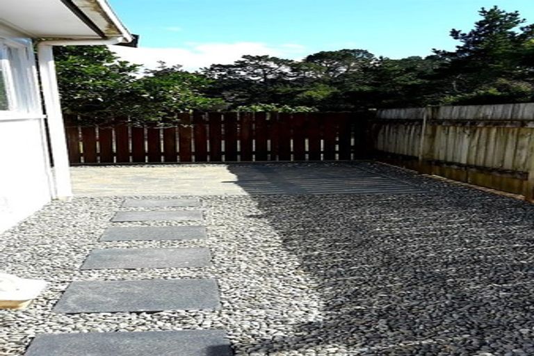 Photo of property in 77 Riverpark Crescent, Henderson, Auckland, 0610