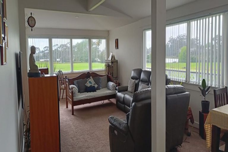 Photo of property in 105 Archibald Road, Kelston, Auckland, 0602