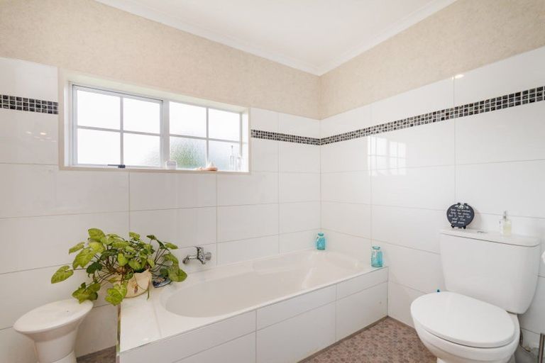 Photo of property in 19 Willowbank Crescent, Feilding, 4702