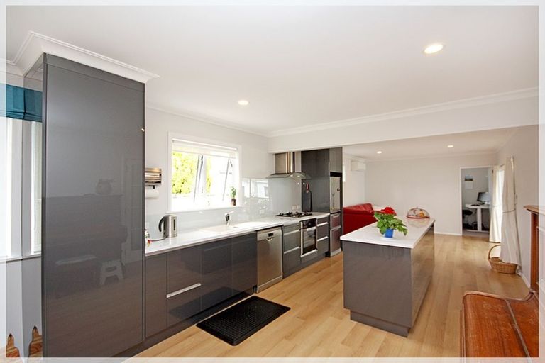 Photo of property in 115 Queen Street West, Levin, 5510
