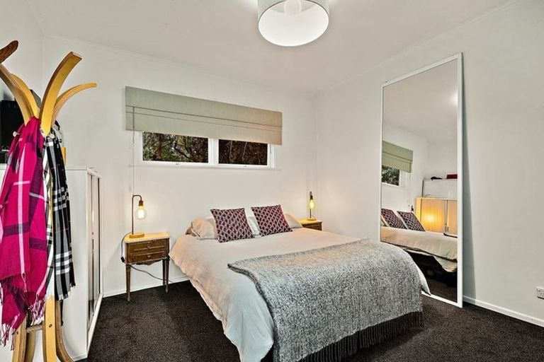 Photo of property in 1 Mickle Street, Te Atatu South, Auckland, 0610