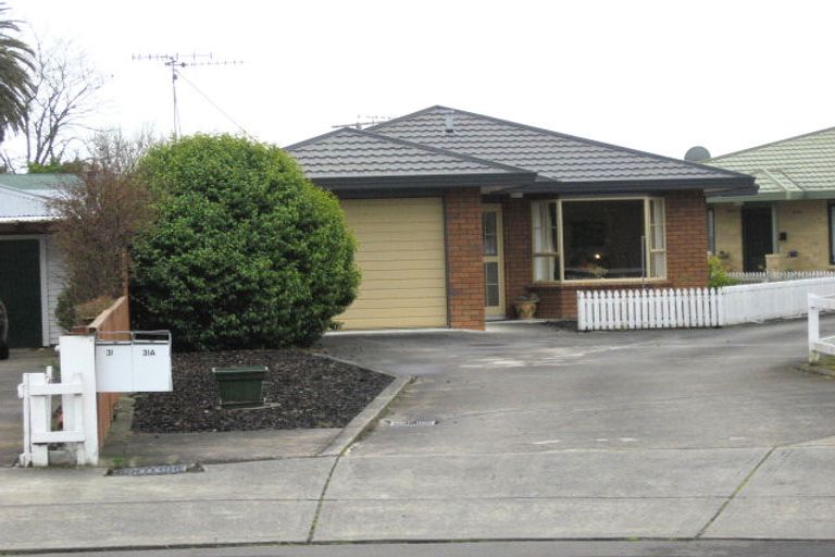 Photo of property in 31 Karaka Crescent, Levin, 5510