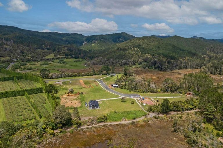 Photo of property in 26 North Ridge Drive, Pauanui, 3579