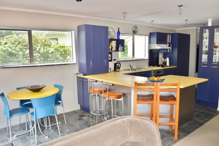 Photo of property in 11 Renata Road, Otaki, 5512