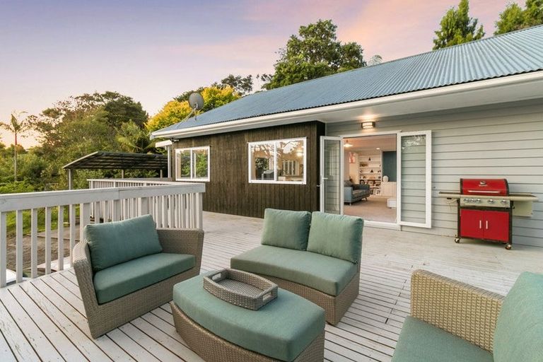 Photo of property in 132 Attwood Road, Paremoremo, Auckland, 0632