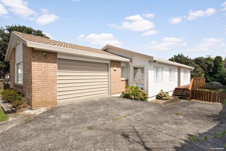 Photo of property in 118b Colwill Road, Massey, Auckland, 0614