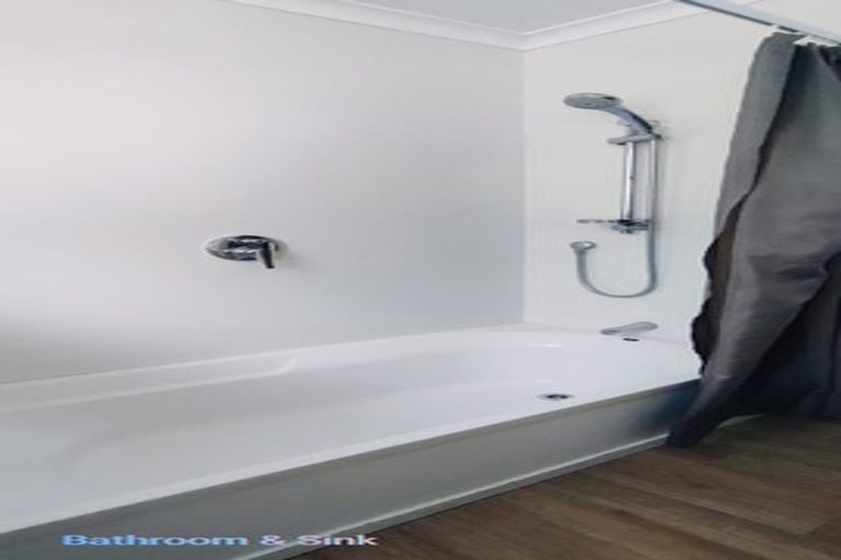 Photo of property in 8 Granby Place, Westown, New Plymouth, 4310