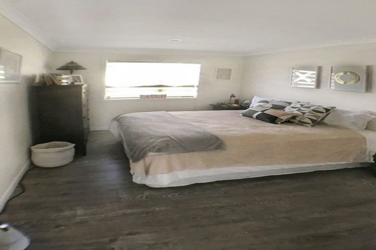 Photo of property in 9a Bruce Road, Glenfield, Auckland, 0629