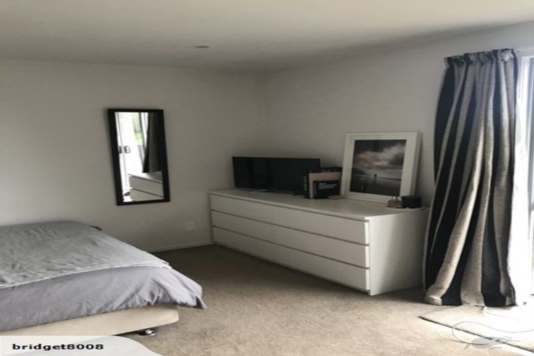 Photo of property in 2/50a Target Road, Totara Vale, Auckland, 0629