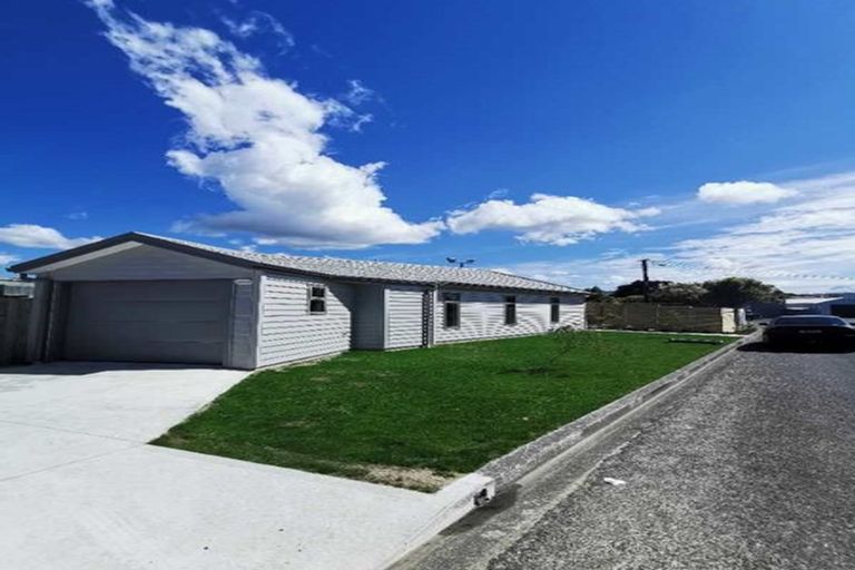 Photo of property in 2 Mandel Mews, Waiwhetu, Lower Hutt, 5010