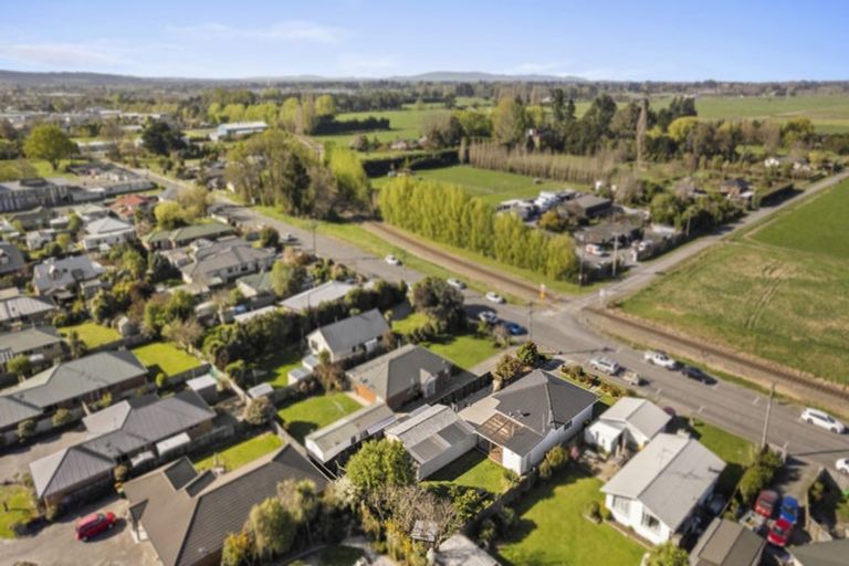 Photo of property in 37 Railway Road, Rangiora, 7400