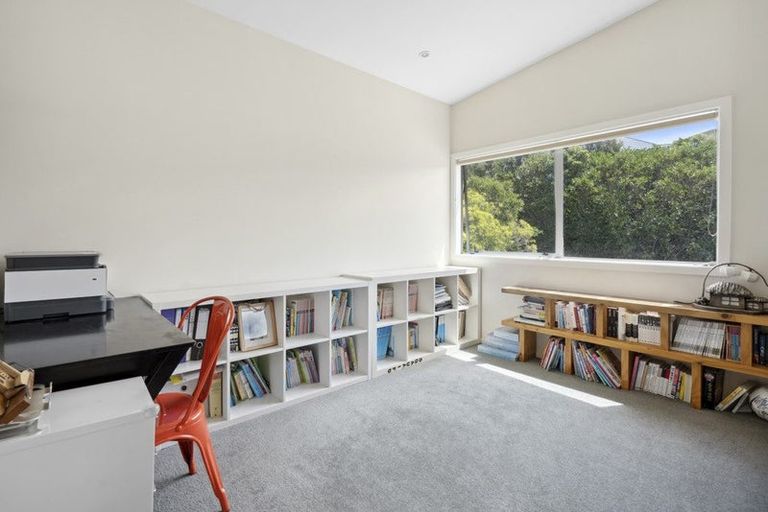 Photo of property in 42 Waverton Terrace, Churton Park, Wellington, 6037