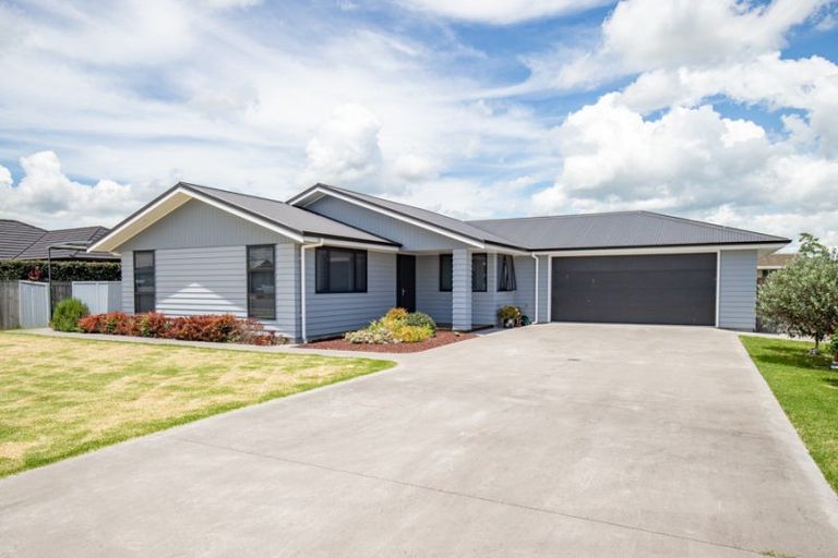 Photo of property in 7 Costello Drive, Ngatea, 3503