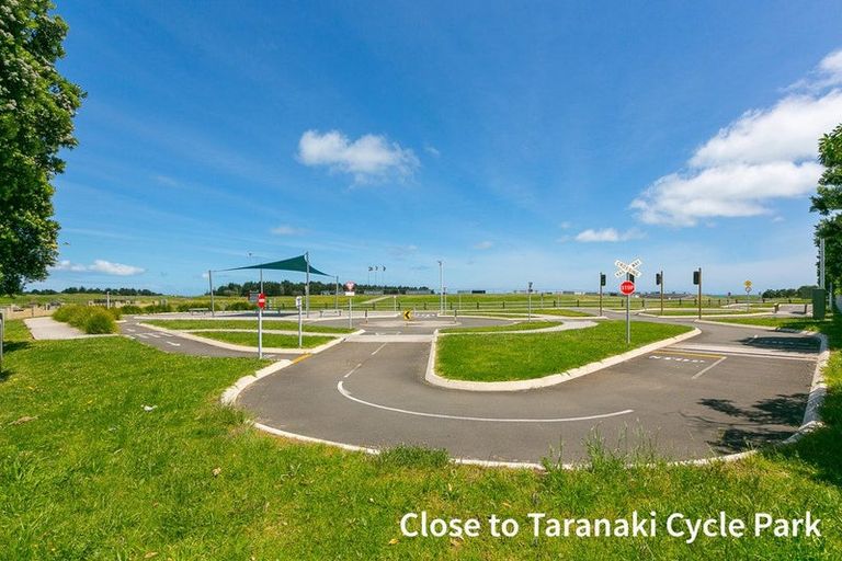 Photo of property in 21a Smeaton Road, Bell Block, New Plymouth, 4312