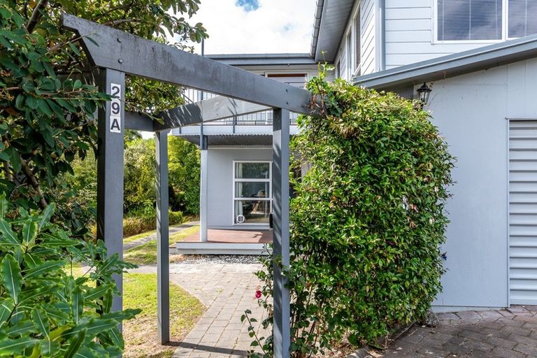 Photo of property in 29 Busby Hill, Havelock North, 4130