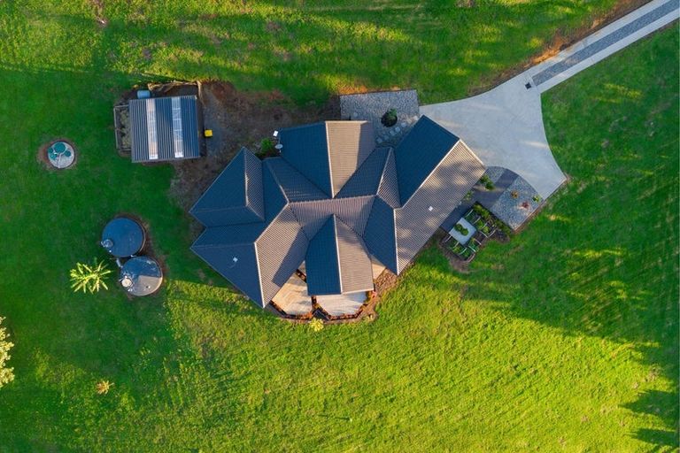 Photo of property in 15 Hereford Lane, Ararimu, Drury, 2579