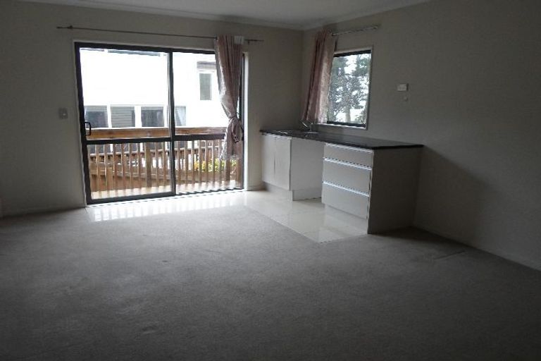 Photo of property in 86 Rising Parade, Fairview Heights, Auckland, 0632
