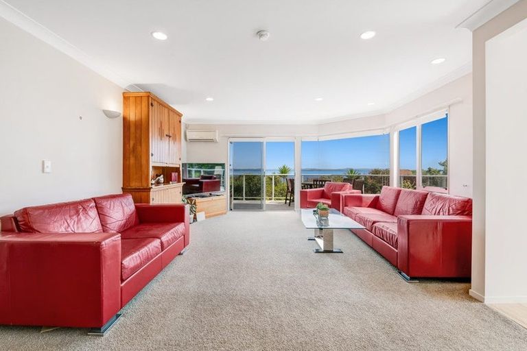 Photo of property in 1326 Whangaparaoa Road, Army Bay, Whangaparaoa, 0930