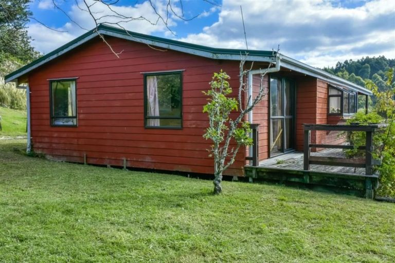 Photo of property in 100 Onemana Drive, Onemana, Whangamata, 3691