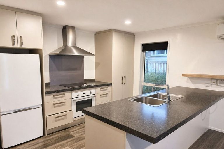 Photo of property in 187 Bowhill Road, New Brighton, Christchurch, 8083