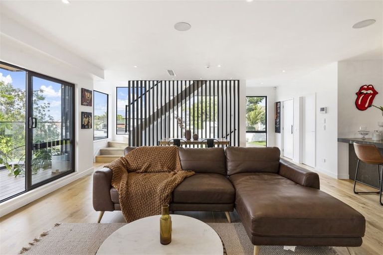 Photo of property in 5a Pierce Road, Milford, Auckland, 0620