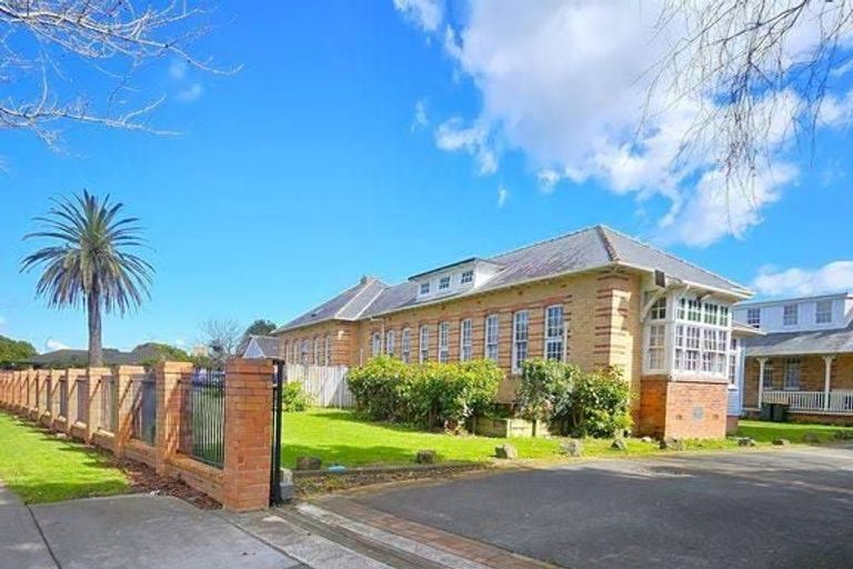 Photo of property in 25 Montilla Place, Manurewa, Auckland, 2102