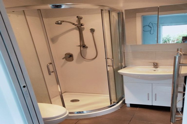 Photo of property in 76a Captain Scott Road, Glen Eden, Auckland, 0602