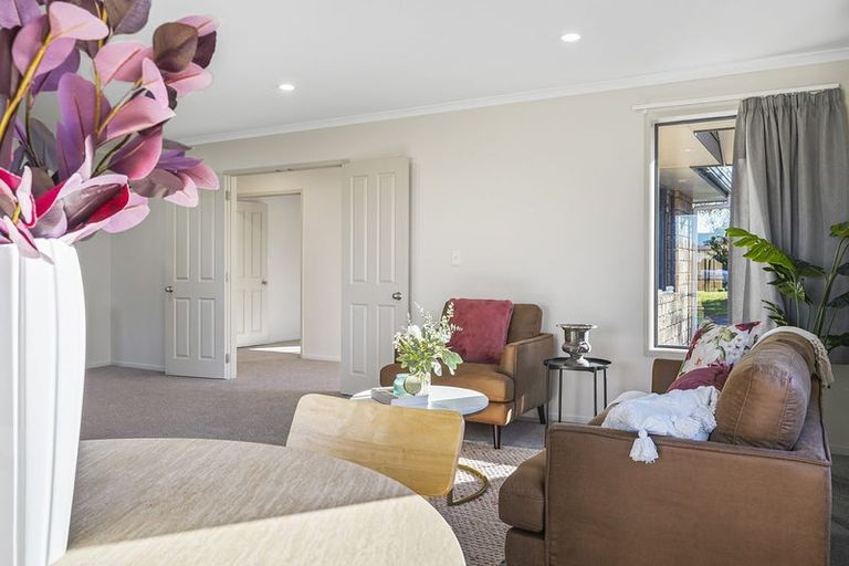 Photo of property in 13 Bishopsworth Way, Huntington, Hamilton, 3210