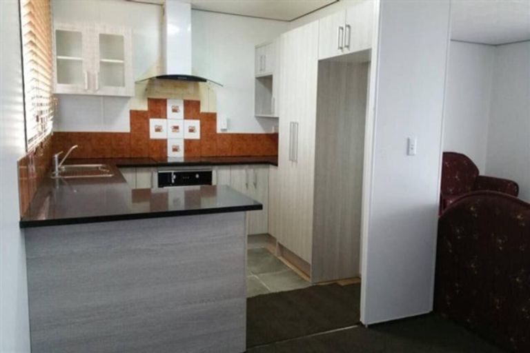 Photo of property in 5 Kopara Place, Clendon Park, Auckland, 2103