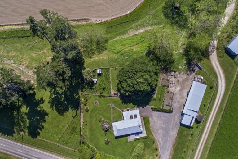 Photo of property in 172 Whatatutu Road, Te Karaka, 4094