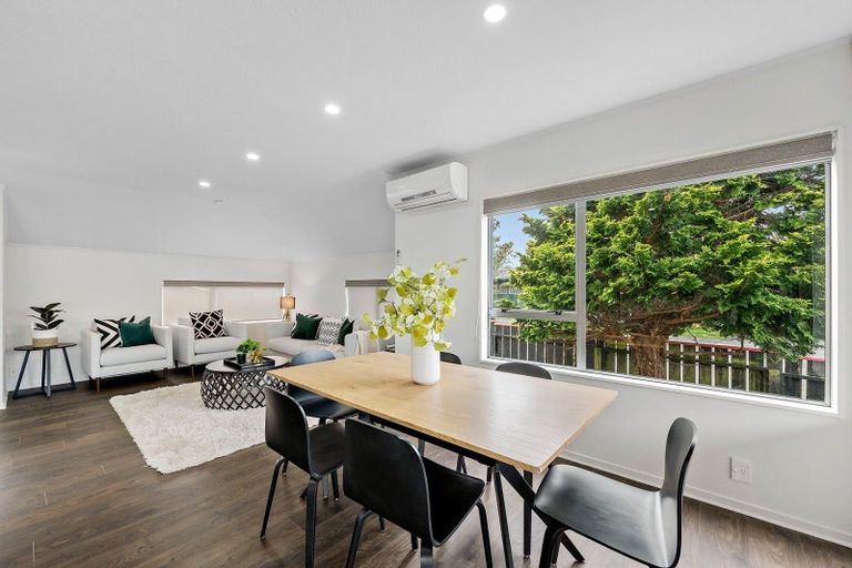 Photo of property in 43 Guadeloupe Crescent, Grenada Village, Wellington, 6037