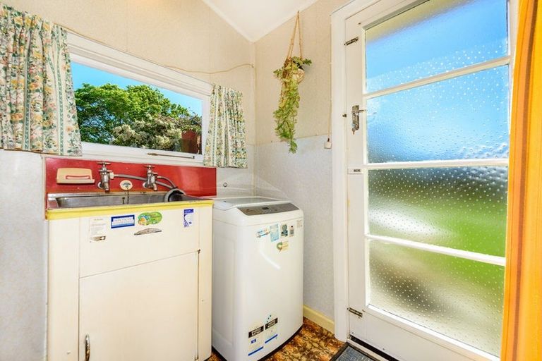 Photo of property in 36 Aorangi Road, Bryndwr, Christchurch, 8053