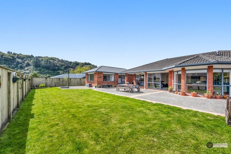 Photo of property in 5 Sapphire Grove, Birchville, Upper Hutt, 5018