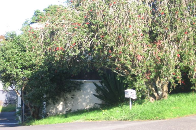 Photo of property in 2/21 Keegan Drive, Massey, Auckland, 0614