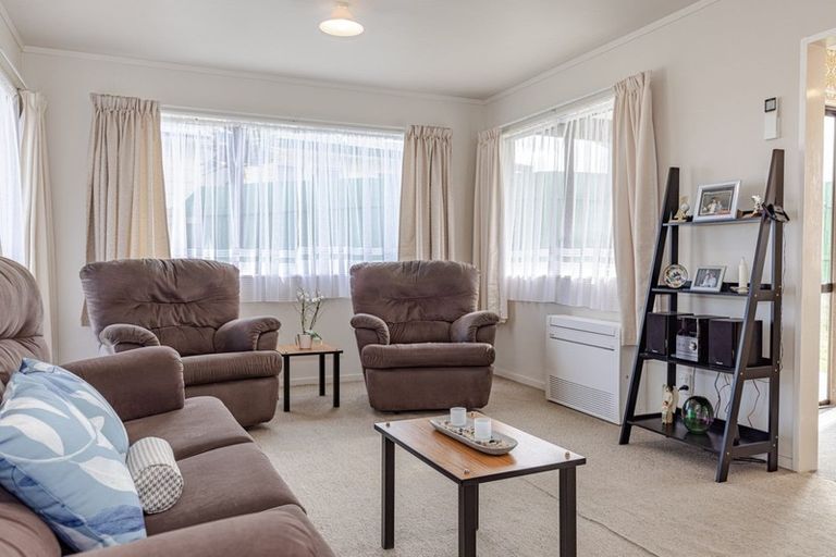 Photo of property in 8 Karyn Street, Castlecliff, Whanganui, 4501