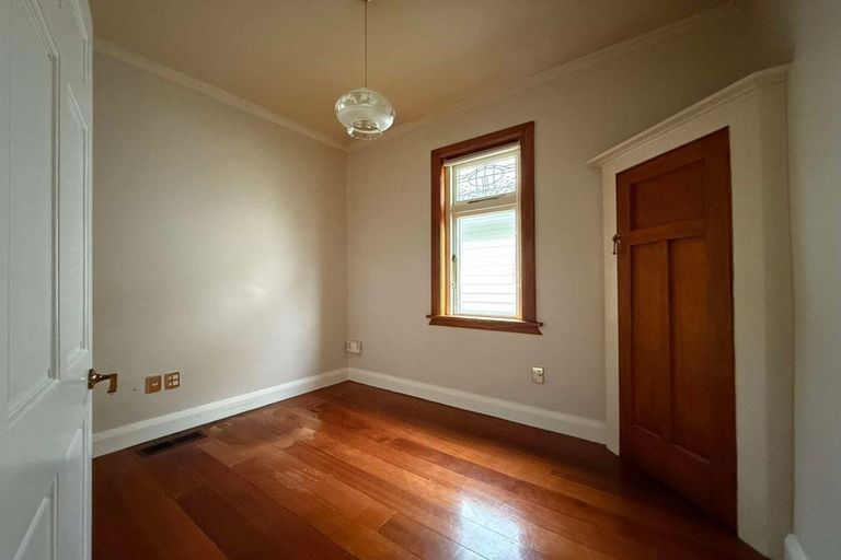 Photo of property in 1 Para Street, Miramar, Wellington, 6022