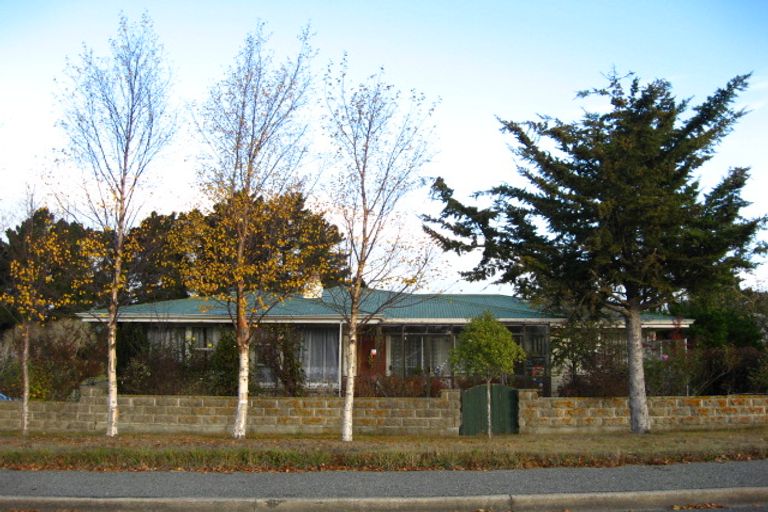 Photo of property in 2 Thomas Street, Palmerston, 9430