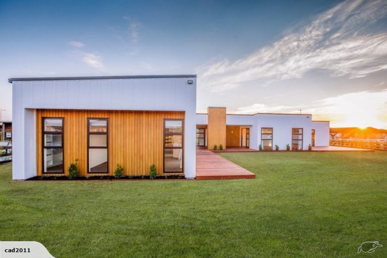 Photo of property in 16 Alan Livingston Drive, Cambridge, 3434